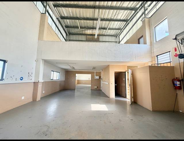 313M² FACTORY TO LET IN BALLITO CENTRAL